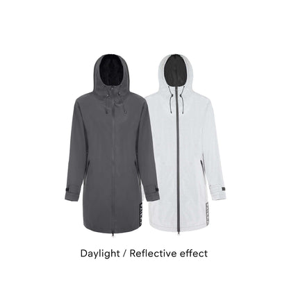 PAiKKA BLACK LADIES | Vollreflektierender Regenmantel für Damen | Human Visibility Raincoat for Ladies [glow in the dark]
